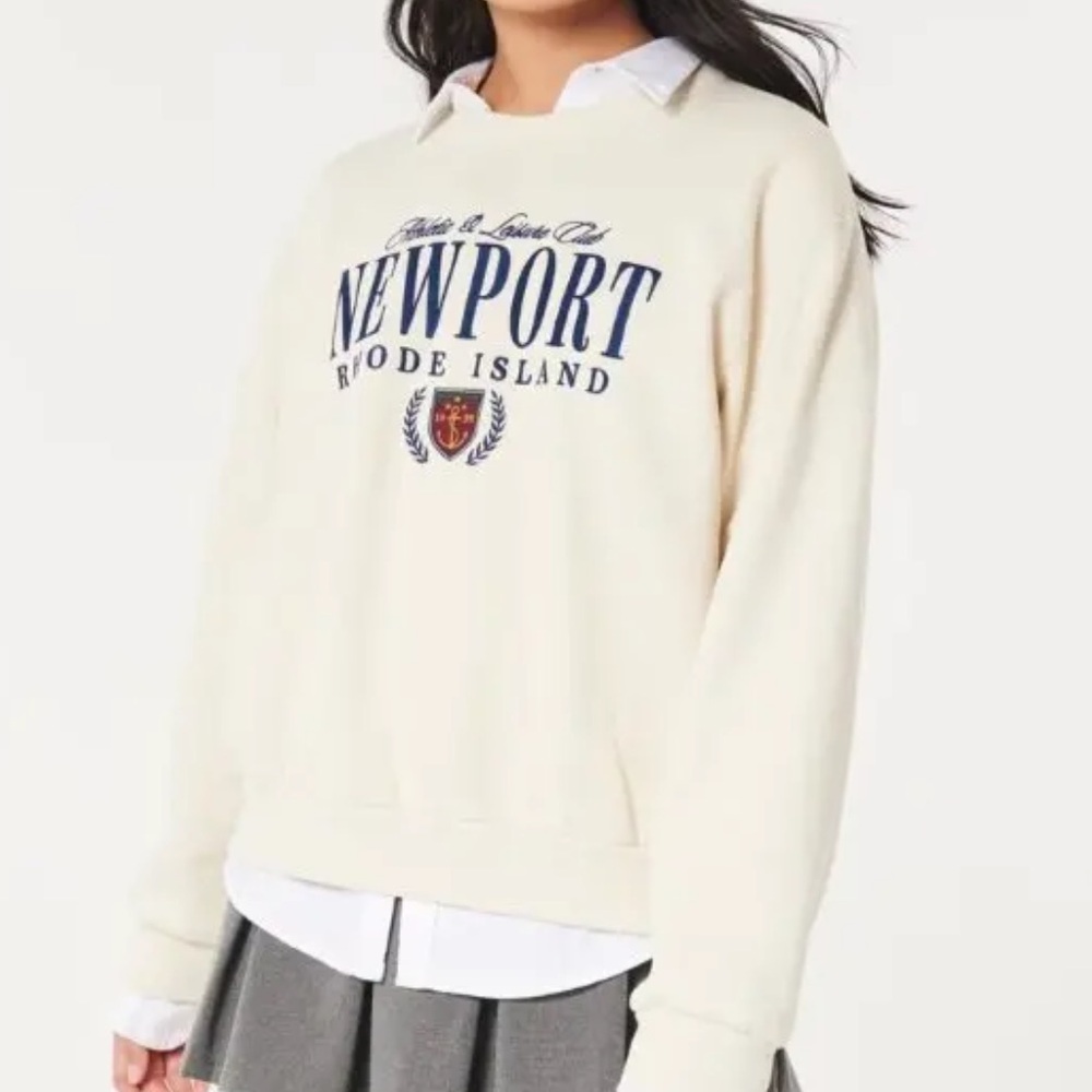 Hollister Easy Newport Rhode Island Graphic Crew Sweatshirt